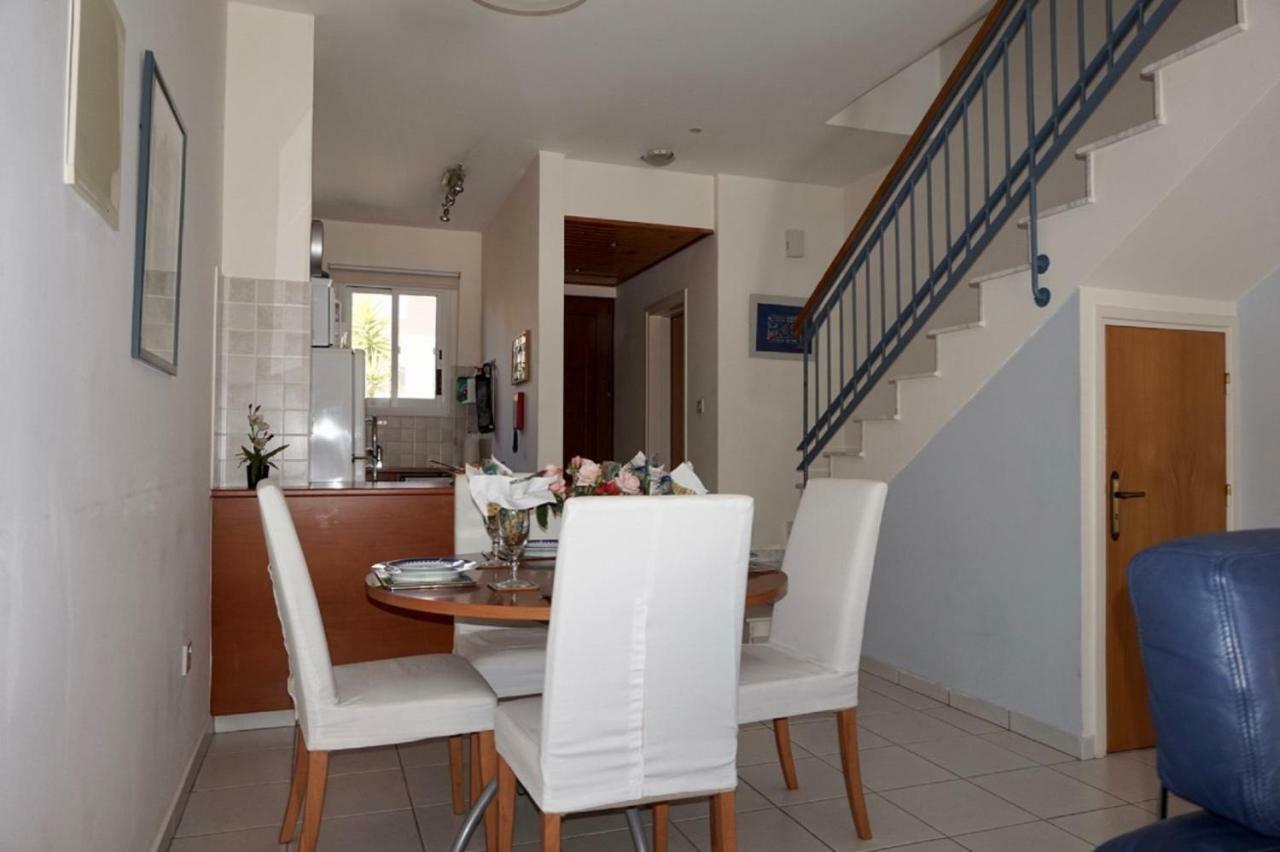 הוילה Aurora Townhouse - Complimentary Paphos Airport Transport מראה חיצוני תמונה