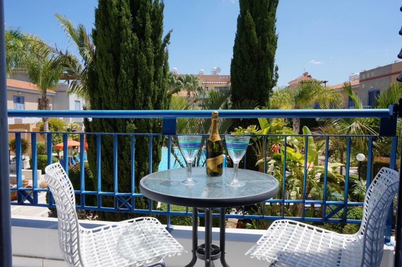 הוילה Aurora Townhouse - Complimentary Paphos Airport Transport מראה חיצוני תמונה