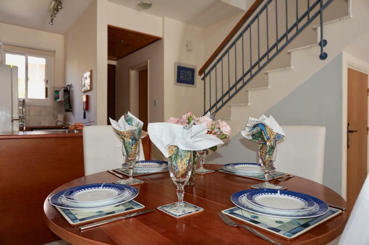 הוילה Aurora Townhouse - Complimentary Paphos Airport Transport מראה חיצוני תמונה