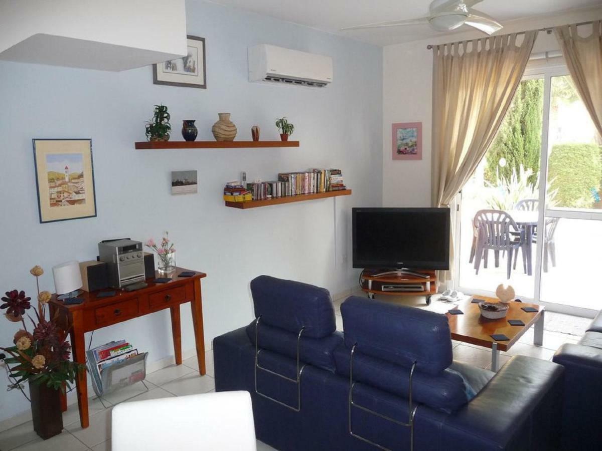הוילה Aurora Townhouse - Complimentary Paphos Airport Transport מראה חיצוני תמונה