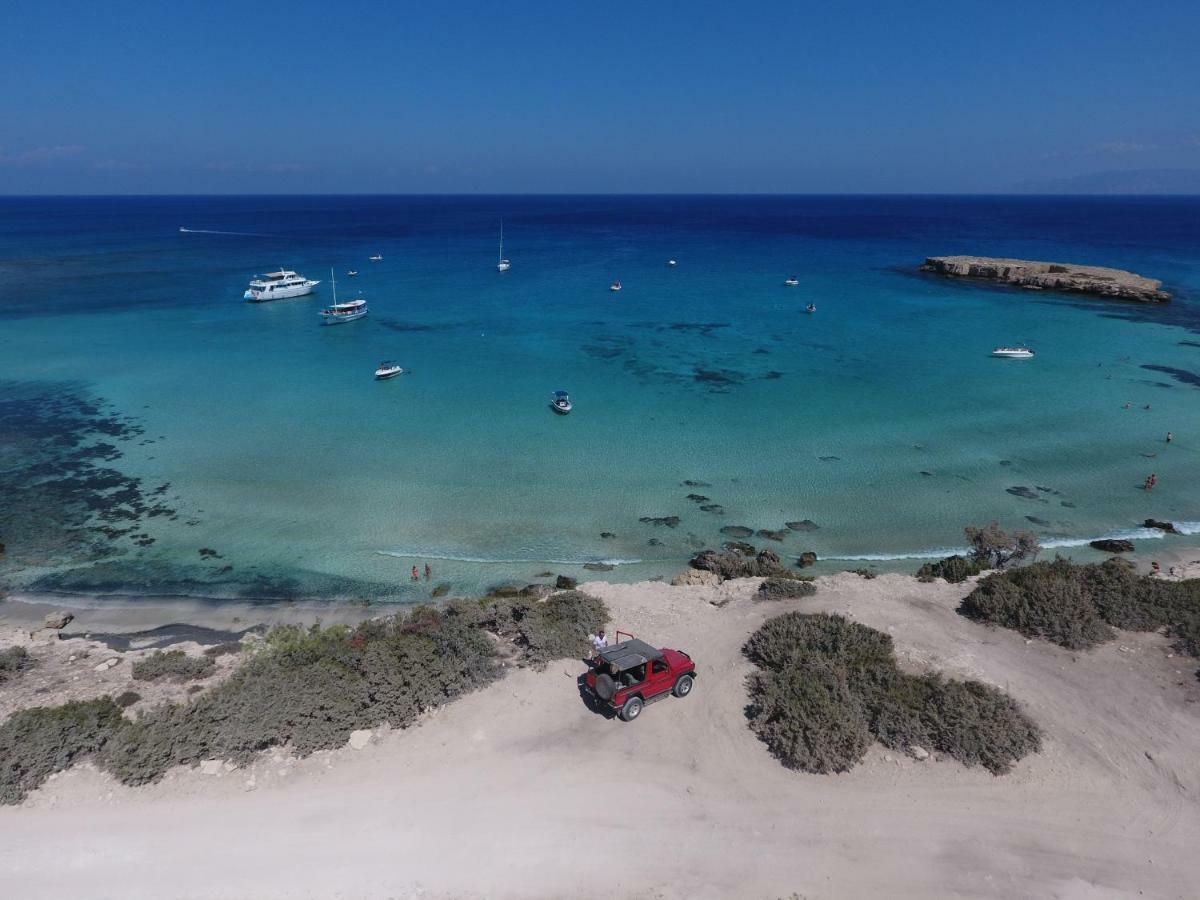 הוילה Aurora Townhouse - Complimentary Paphos Airport Transport מראה חיצוני תמונה