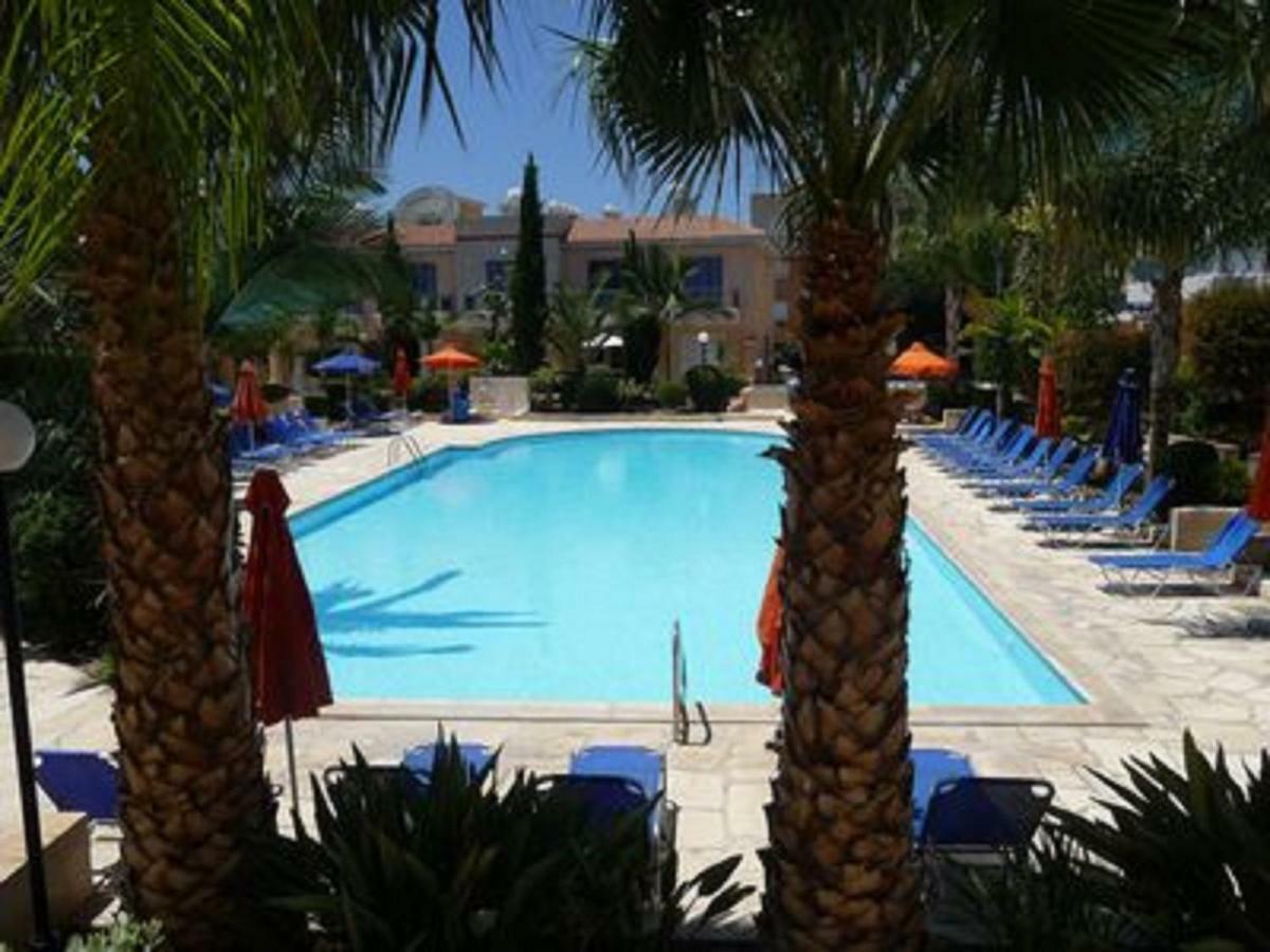 הוילה Aurora Townhouse - Complimentary Paphos Airport Transport מראה חיצוני תמונה