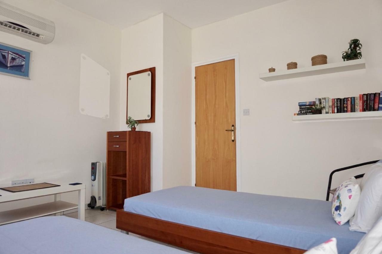 הוילה Aurora Townhouse - Complimentary Paphos Airport Transport מראה חיצוני תמונה