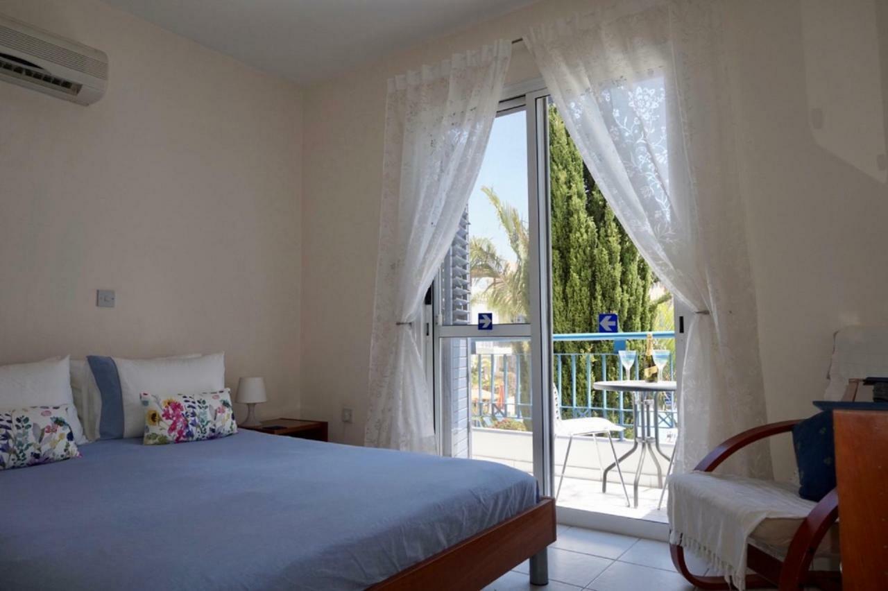 הוילה Aurora Townhouse - Complimentary Paphos Airport Transport מראה חיצוני תמונה