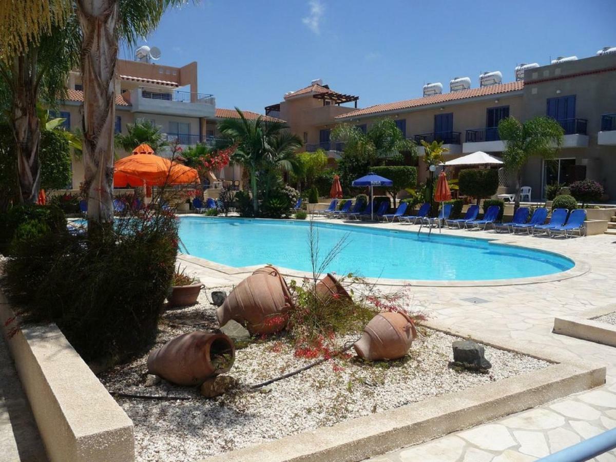 הוילה Aurora Townhouse - Complimentary Paphos Airport Transport מראה חיצוני תמונה