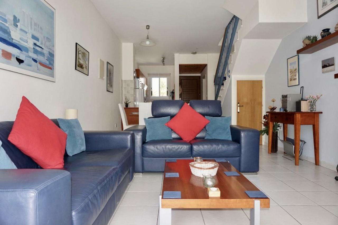 הוילה Aurora Townhouse - Complimentary Paphos Airport Transport מראה חיצוני תמונה